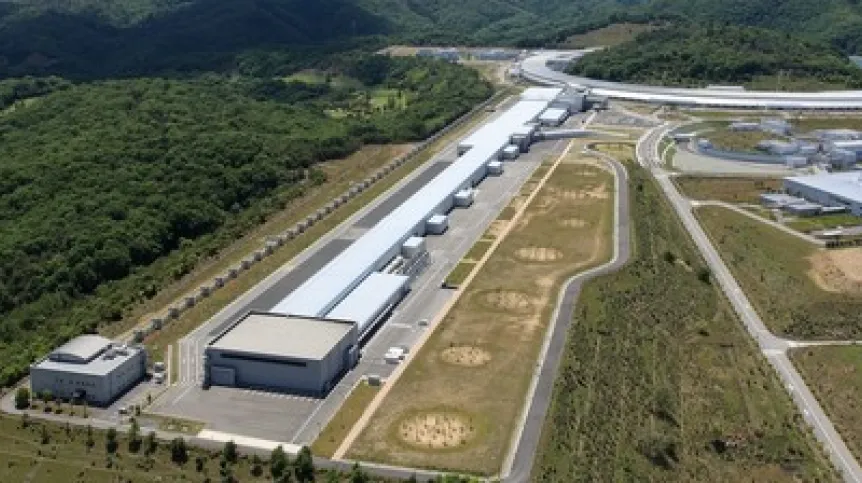 The SACLA free-electron laser facility, where the experiment on the diffraction of ultra-short X-ray pulses on crystalline silicon samples was carried out. (Source: SACLA)