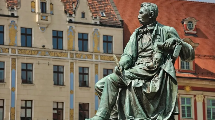 Pomnik Aleksandra Fredry we Wrocławiu. Źródło: Adobe Stock