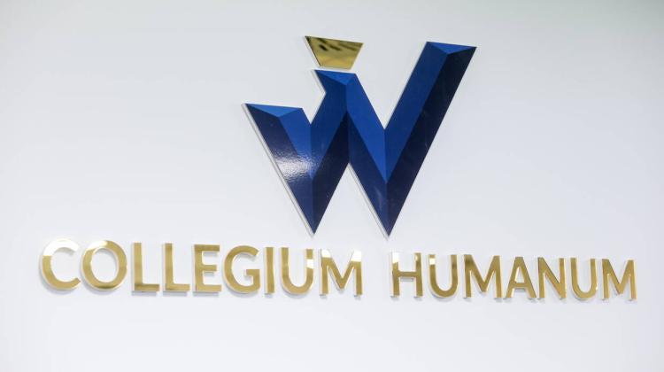 23.02.2024. Logo Collegium Humanum. PAP/Rafał Guz