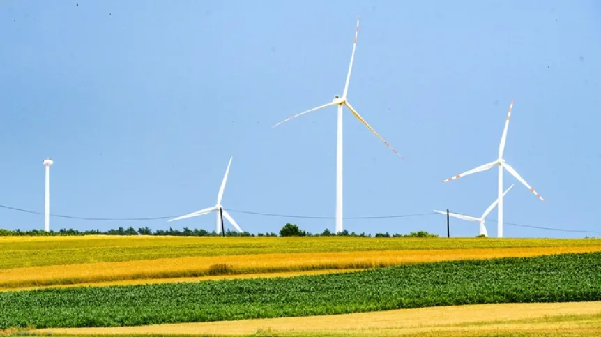 Moszczenica, 08.07.2022. Wind turbines near Moszczenica, July 8th. (gm/doro PAP/Grzegorz Michałowski)