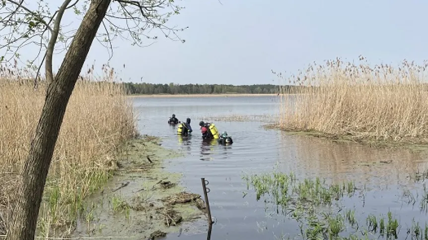 Research by archaeologists from the University of Warsaw in a lake in Kujawy. Credit: Bartosz Kontny