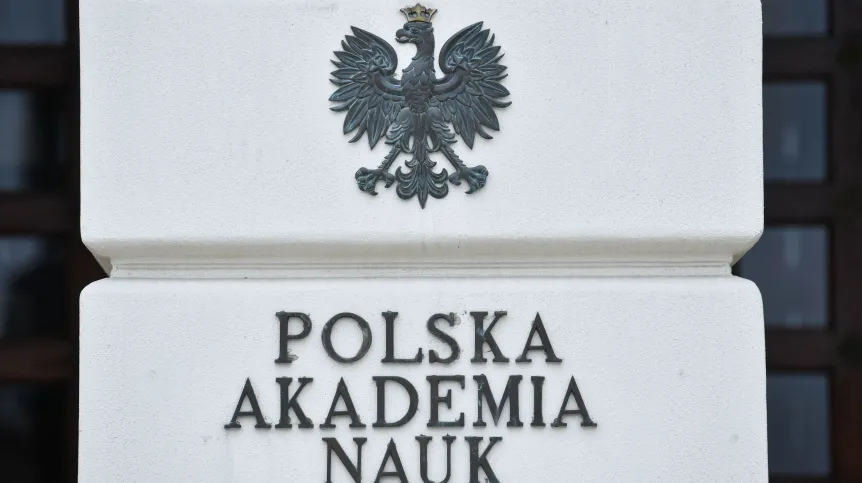 07.04.2021. Pałac Staszica w Warszawie, siedziba Polskiej Akademii Nauk. PAP/Radek Pietruszka