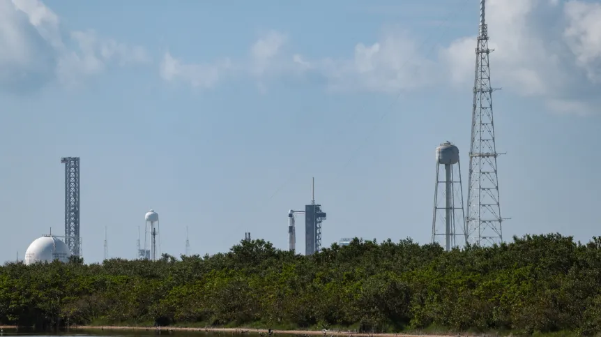 10.06.2025. Stanowisko SLC-40 w Centrum Kosmicznym Johna F. Kennedy’ego na przylądku Canaveral. PAP/Leszek Szymański
