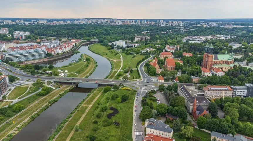 Widok na Wartę i Ostrów Tumski w Poznaniu, fot. Adobe Stock