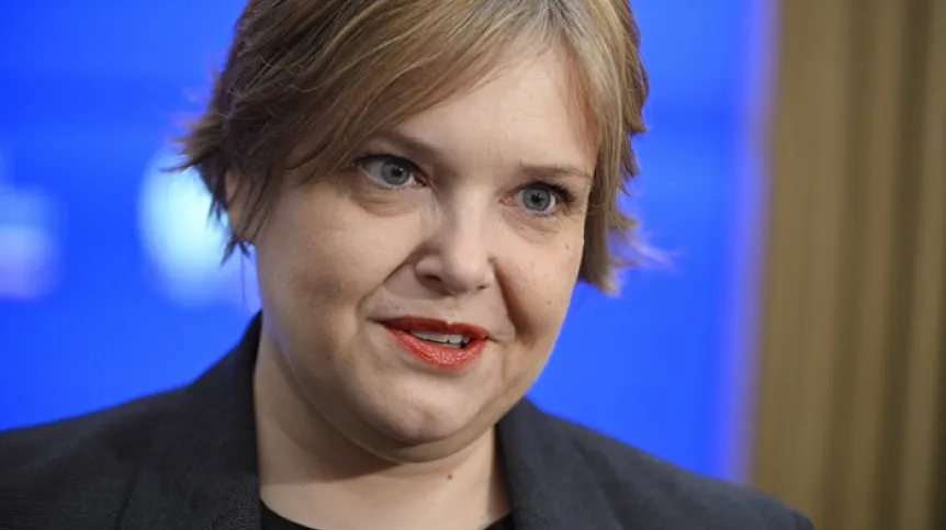 Wiceminister nauki i szkolnictwa wyższego Karolina Zioło-Pużuk (jm) PAP/Marcin ObaraWarszawa, 09.06.2025. Wiceminister nauki i szkolnictwa wyższego Karolina Zioło-Pużuk podczas konferencji prasowej w siedzibie MNiSW w Warszawie, 9 bm. Temat: "rekomendacje dotyczące poprawy sytuacji osób różnorodnych płciowo na polskich uczelniach wyższych". (jm) PAP/Marcin Obara