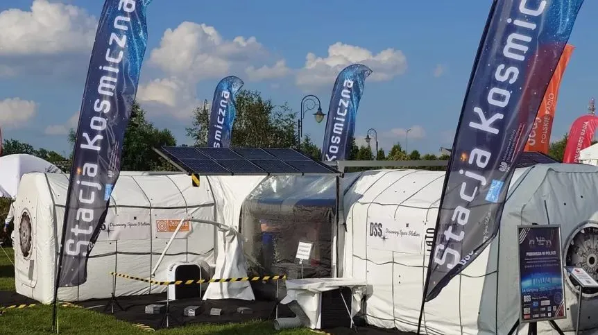 Stacja DSS. Źródło: Stowarzyszenie POLARIS-OPP