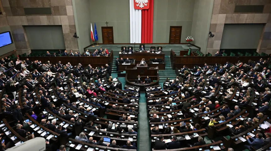 15.05.2026. Posłowie na sali posiedzeń Sejmu. PAP/Radek Pietruszka