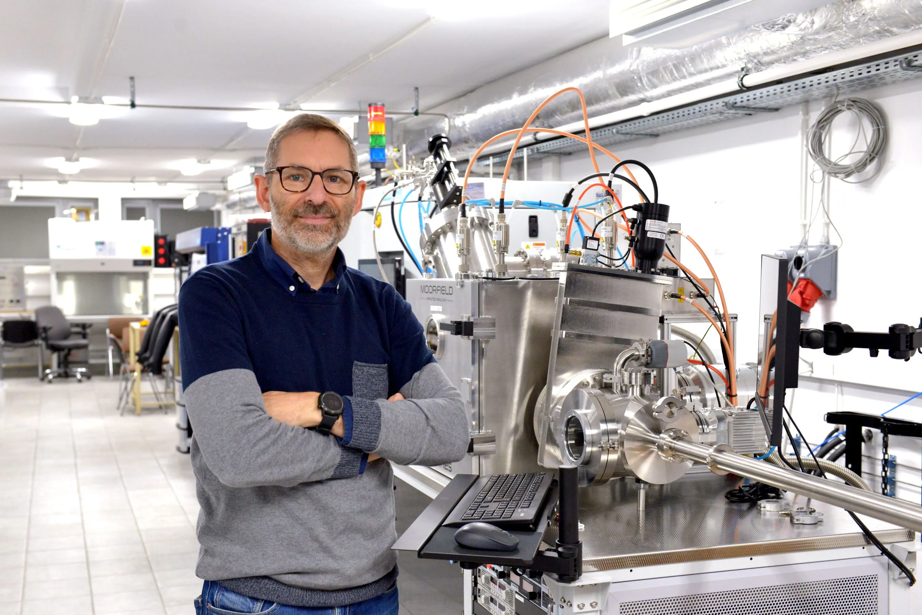 Professor Robert Bogdanowicz at FutureLAB, a laboratory of new materials, sensors and wireless systems at Gdańsk Tech. Credit: Krzysztof Krzempek / Gdańsk University of Technology