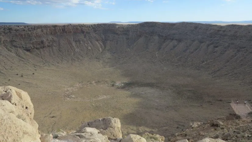 Największy ze znalezionych w Kraterze Barringera odłamków meteorytu waży 639 kilogramów. Fot. Paweł Wernicki