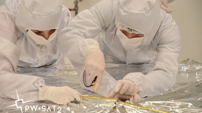 Źródło: https://pw-sat.pl/