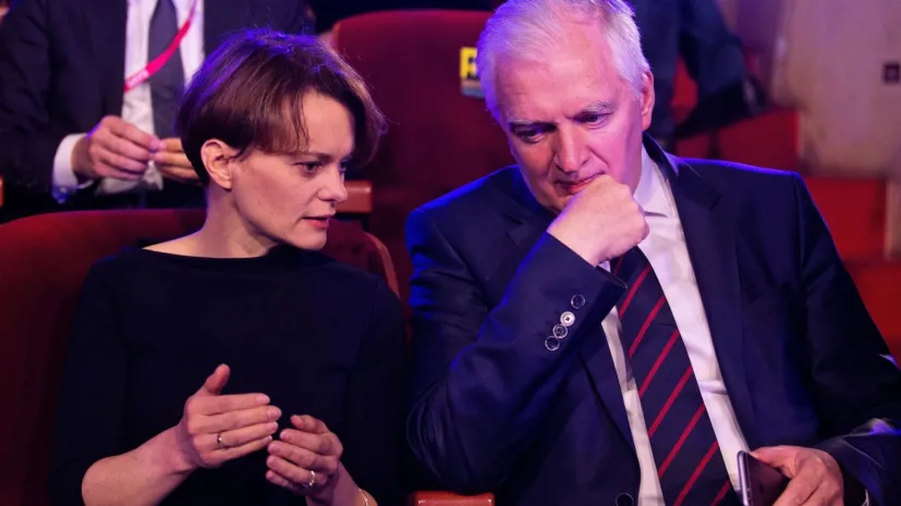 Minister przedsiębiorczości i technologii Jadwiga Emilewicz (L) oraz wicepremier, minister nauki i szkolnictwa wyższego Jarosław Gowin (P) podczas inauguracyjnego panelu &quot;Nowa Unia – młoda Unia: europejskie wyzwania społeczne a zdrowa gospodarka&quot; w ramach XI Europejskiego Kongresu Gospodarczego w Katowicach. Fot. PAP/Hanna Bardo 13.05.2019