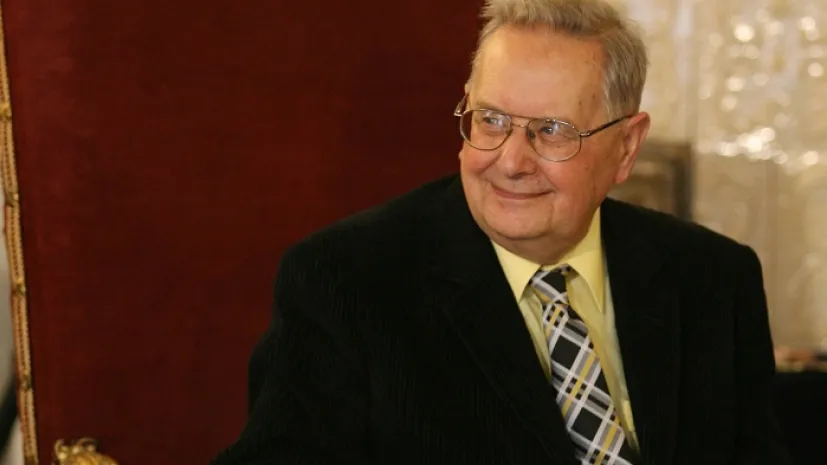 Kraków, 2008-02-27. prof. Aleksander Krawczuk podczas wręczenia nagród "Złoty Laur za Mistrzostwo w Sztuce". jb/bpt PAP/Jacek Bednarczyk