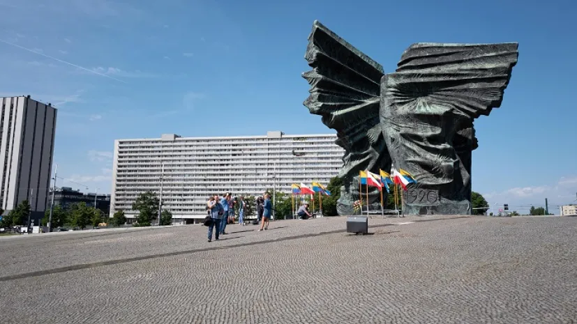 Katowice, 16.08.2021. Pomnik Powstańców Śląskich w Katowicach, 16 bm. (hb/doro) PAP/Hanna Bardo