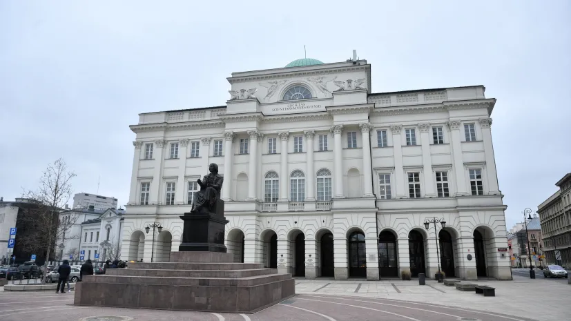 07.04.2021. Pałac Staszica w Warszawie, siedziba Polskiej Akademii Nauk. PAP/Radek Pietruszka