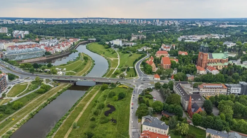 Widok na Wartę i Ostrów Tumski w Poznaniu, fot. Adobe Stock