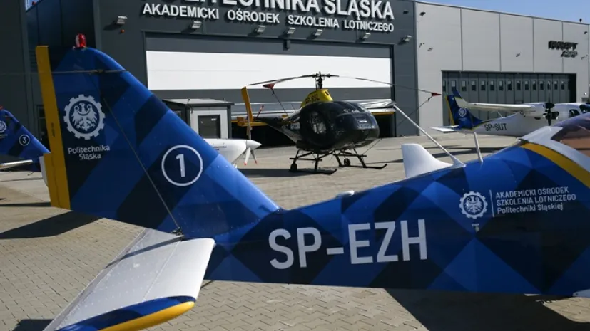 Hangar lotniczy Politechniki Śląskiej (aldg) PAP/Zbigniew Meissner
