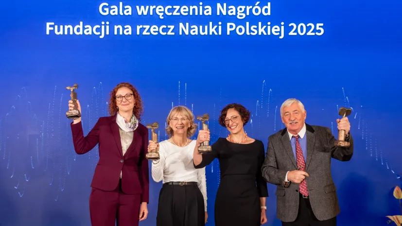 Laureaci Nagrody FNP 2025, od lewej: prof. Anna Matysiak, prof. Dorota Gryko, prof. Ewelina Knapska, prof. Wojciech Knap. Źródło: Fundacja na rzecz Nauki Polskiej